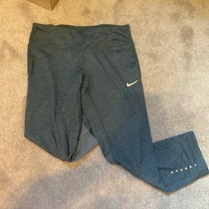 Nike 3/4 cropped leggings